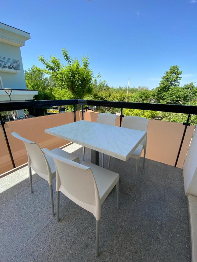 מיסאנו אדריאטיקו Hotel Pari מראה חיצוני תמונה