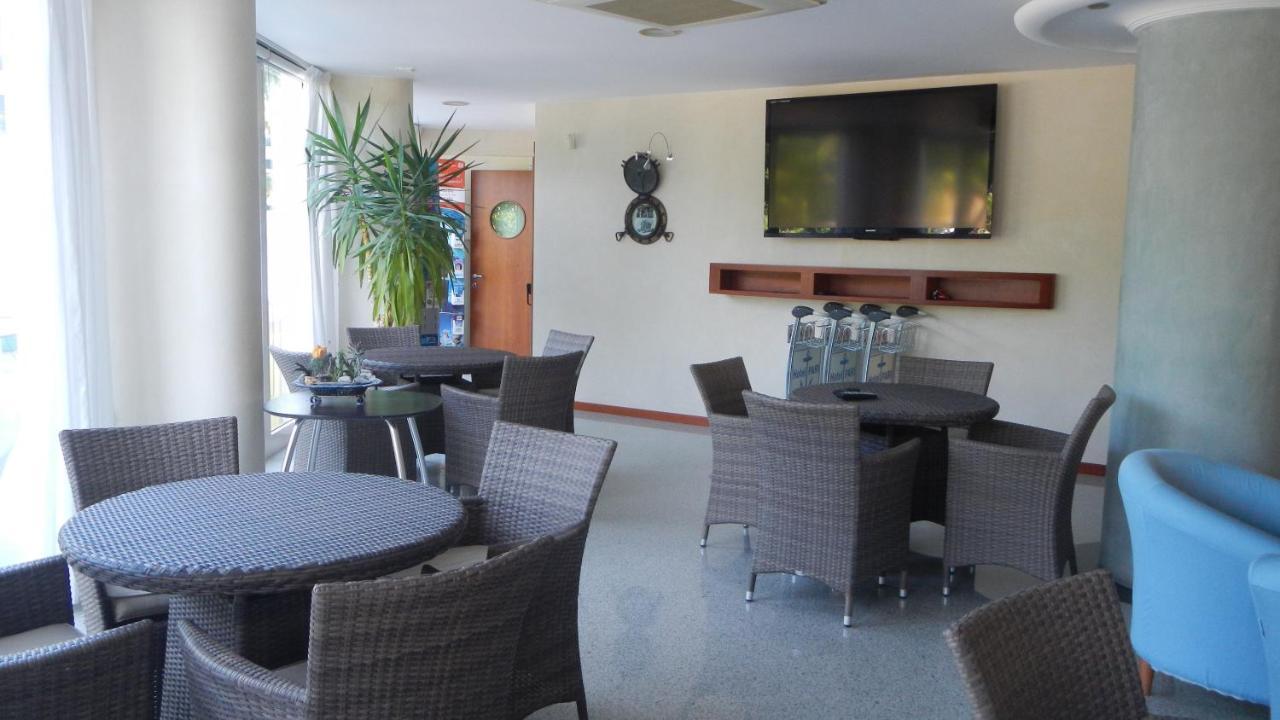 מיסאנו אדריאטיקו Hotel Pari מראה חיצוני תמונה